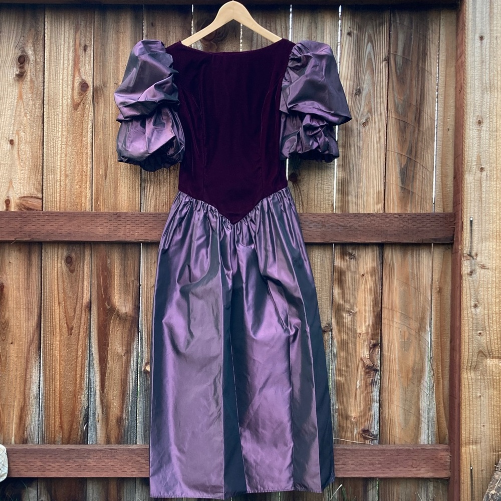 Vtg ILGWU Union Made Double-Ballon Sleeve Velvet Taffeta Prom Dress (70’s)